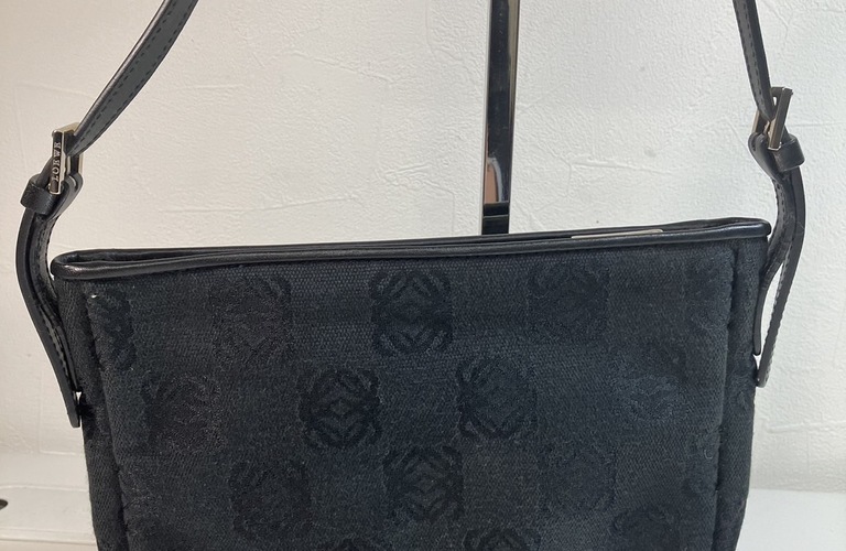 ロエベ アナグラム ワンショルダーの高価買取は買取大吉にお任せ下さい^_^！！