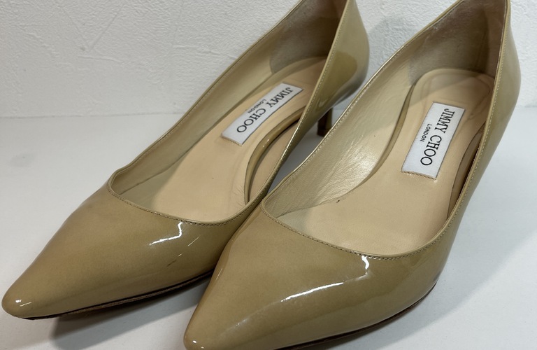 ジミーチュウのパンプス買取します！！中古品でも安心して下さい買取ますよー！！