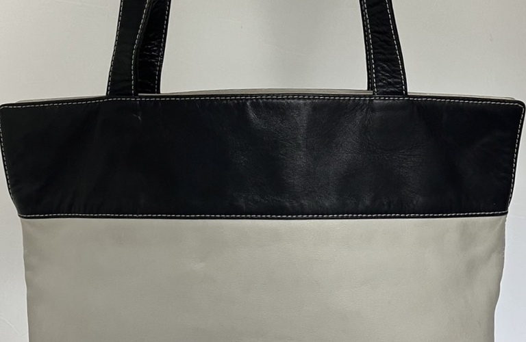 CHANEL レザートートバッグを高く売るなら買取大吉にお任せ！！