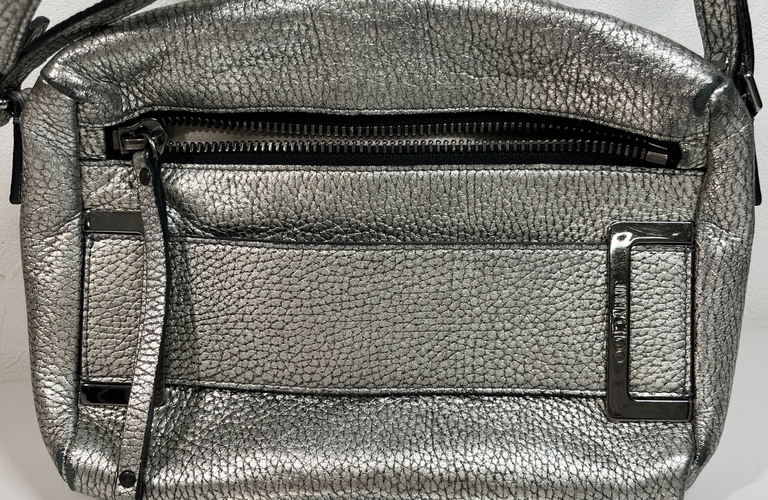 ジミーチュウのバッグ買取します！！古くても傷んでいても大丈夫です！！買取大吉にお任せ！！