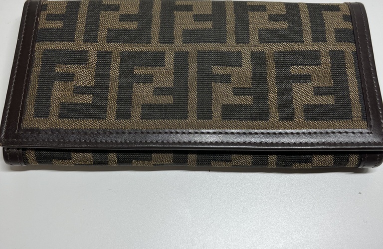 FENDI ズッカ 長財布のお買取は買取大吉にお任せ下さい！！ 
