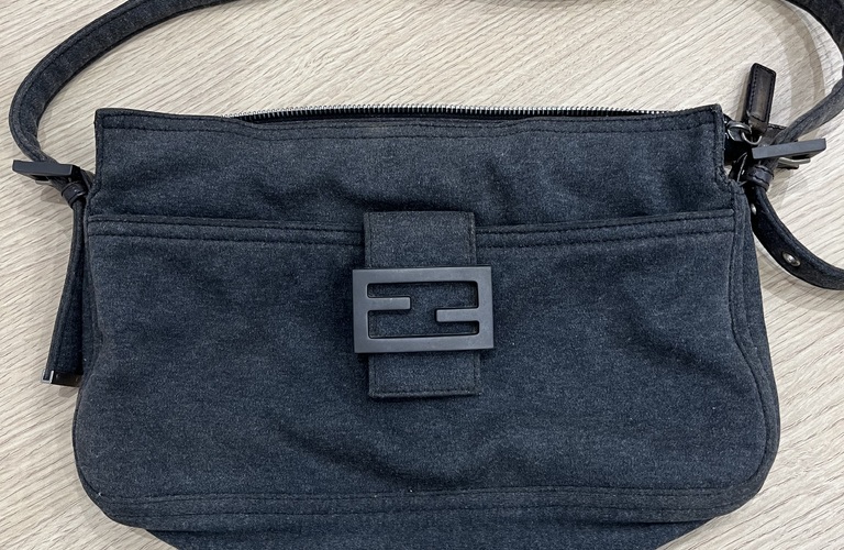 FENDI ジャージーショルダーバッグの高価買取なら買取大吉ですね！！