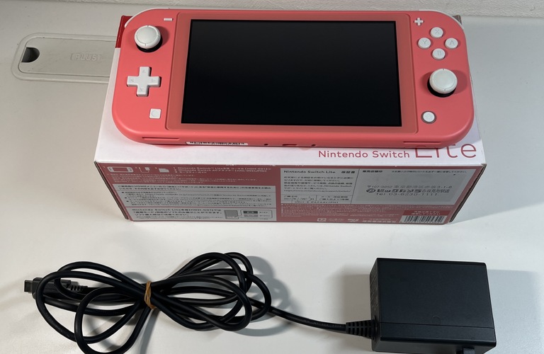 NINTENDO Switch ライトのお買取は買取大吉にお任せください！！