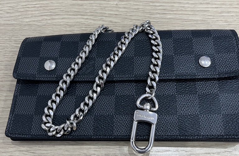 ヴィトンダミエグラフィットの高価買取は買取大吉！！で決まり！！