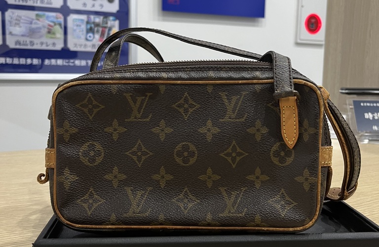 VUITTON バンドリエール