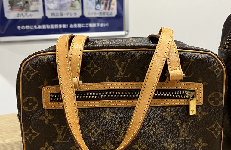 ヴィトン　モノグラム　シテMM　M51182
