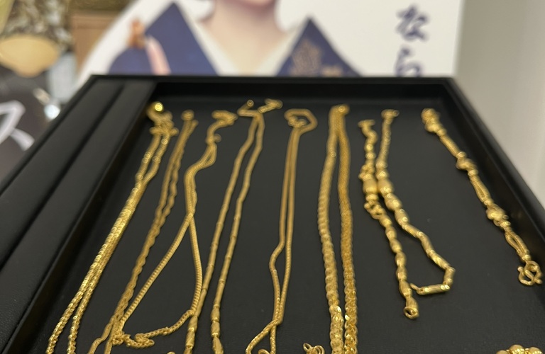沢山の貴金属をお買取させて頂きました！！金を高く売るなら大吉！！