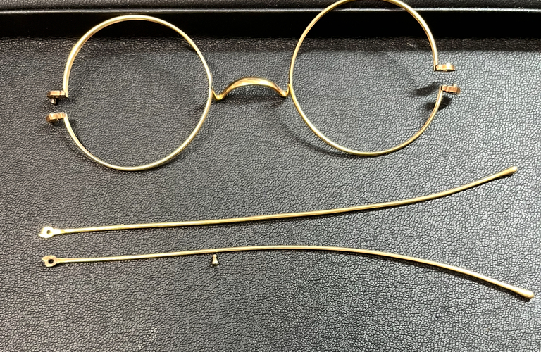 金縁メガネの買取も致します！！