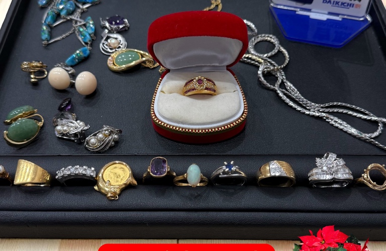 金・プラチナ・貴金属💰 ただ今相場が高水準✨ 眠っている指輪・ネックレス・アクセサリー、 今がまさに売り時です‼️