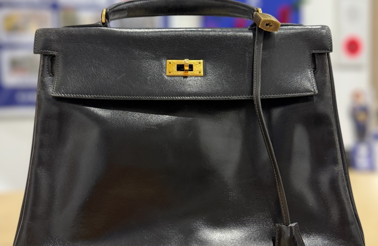 HERMÈS（エルメス） ケリー32 ◯U刻印（1991年頃） をお買取りさせていただきました。