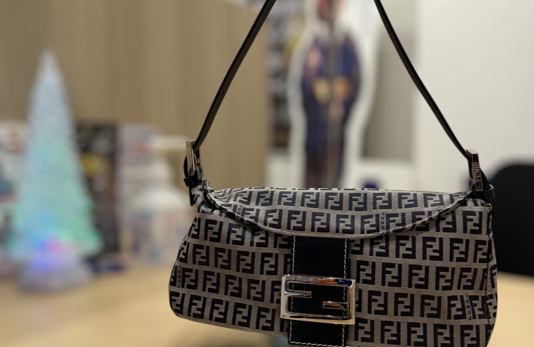 フェンディ ズッキーノ ショルダーバッグを高く売るなら大吉！！！