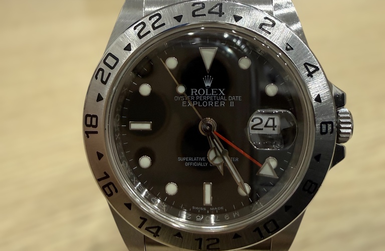 今回お買取させていただいたのは ロレックス エクスプローラーⅡ（Explorer II）