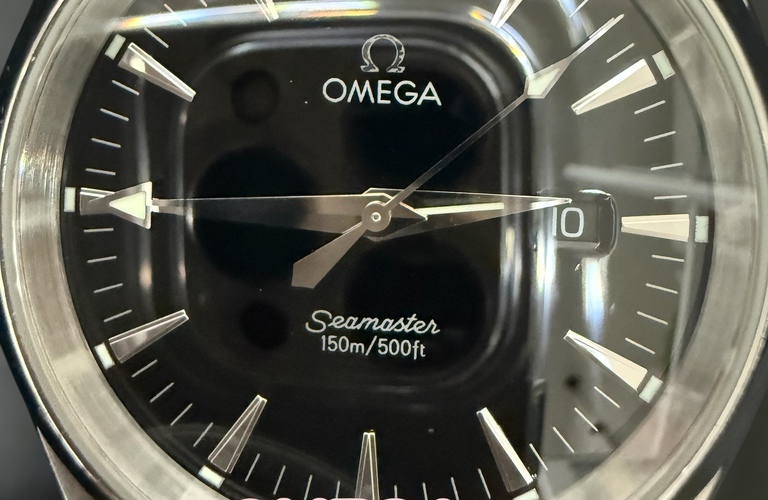 OMEGAの人気モデル 「シーマスター アクアテラ クォーツ」をお買取させていただきました。