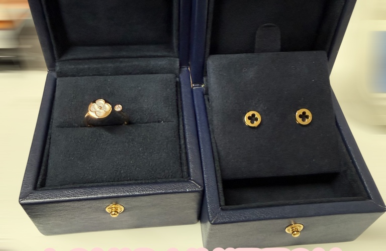 LOUIS VUITTON サンブロッサムリング・アンプラントピアス（AU750）をお買取しました！