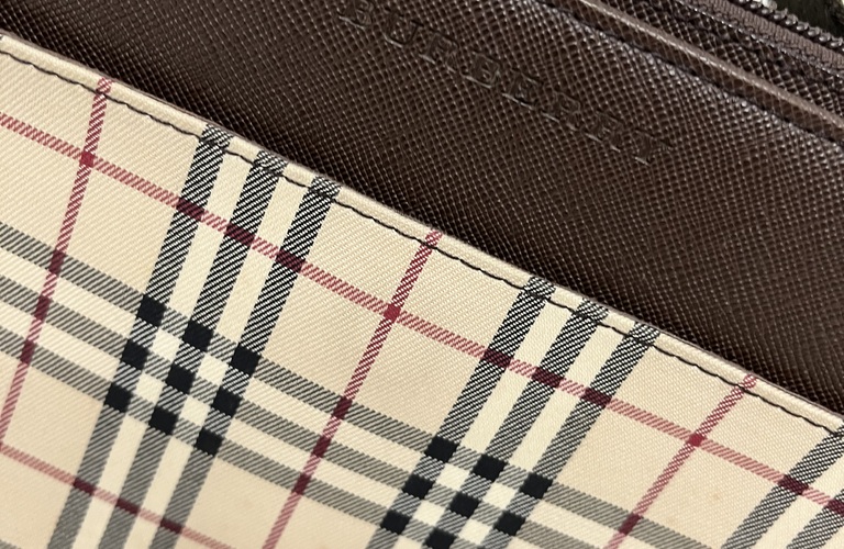 Burberryのお品物ならお任せ下さい！！！