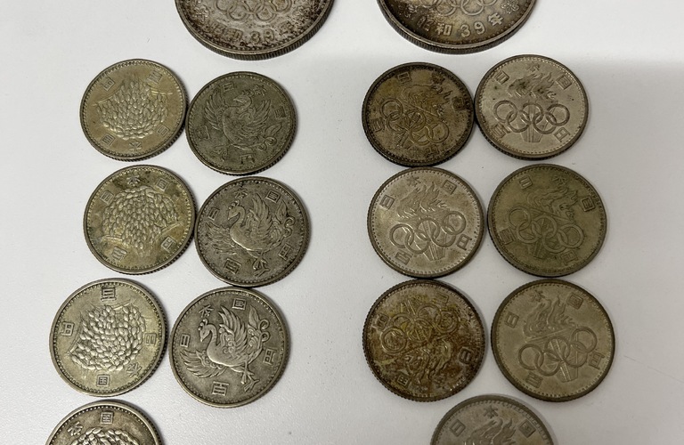 昭和30年代の100円銀貨、昭和39年オリンピック1000円銀貨なら高価買取します。