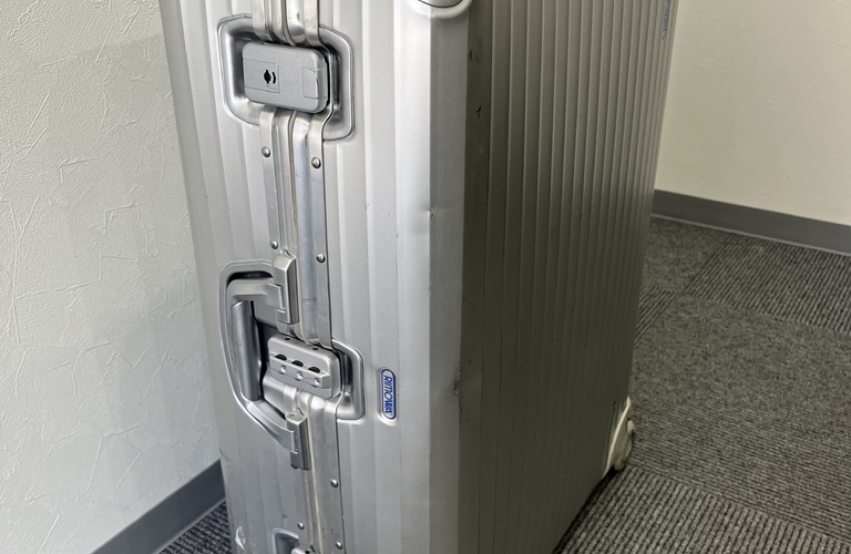 リモワ・RIMOWAのキャリーケースもお任せ！！！