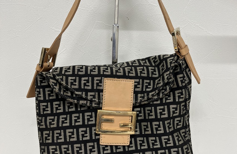 FENDIのお品物を高く売るなら大吉、買取大吉 墨田菊川駅前店へご来店下さい。